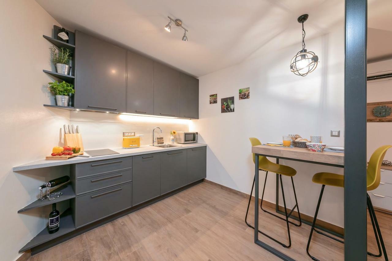Mariva Downtown Studio 罗维尼 外观 照片